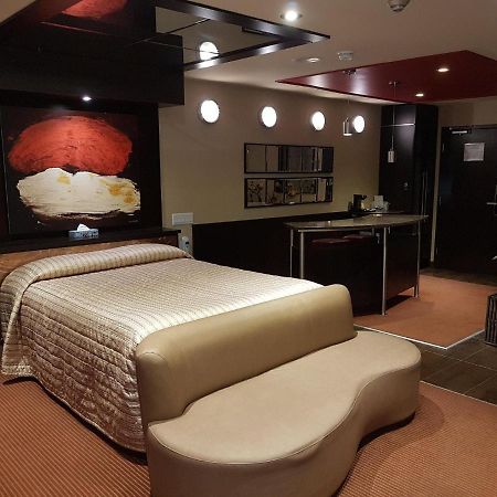 Le Chabrol Hotel & Suites Montreal Luaran gambar