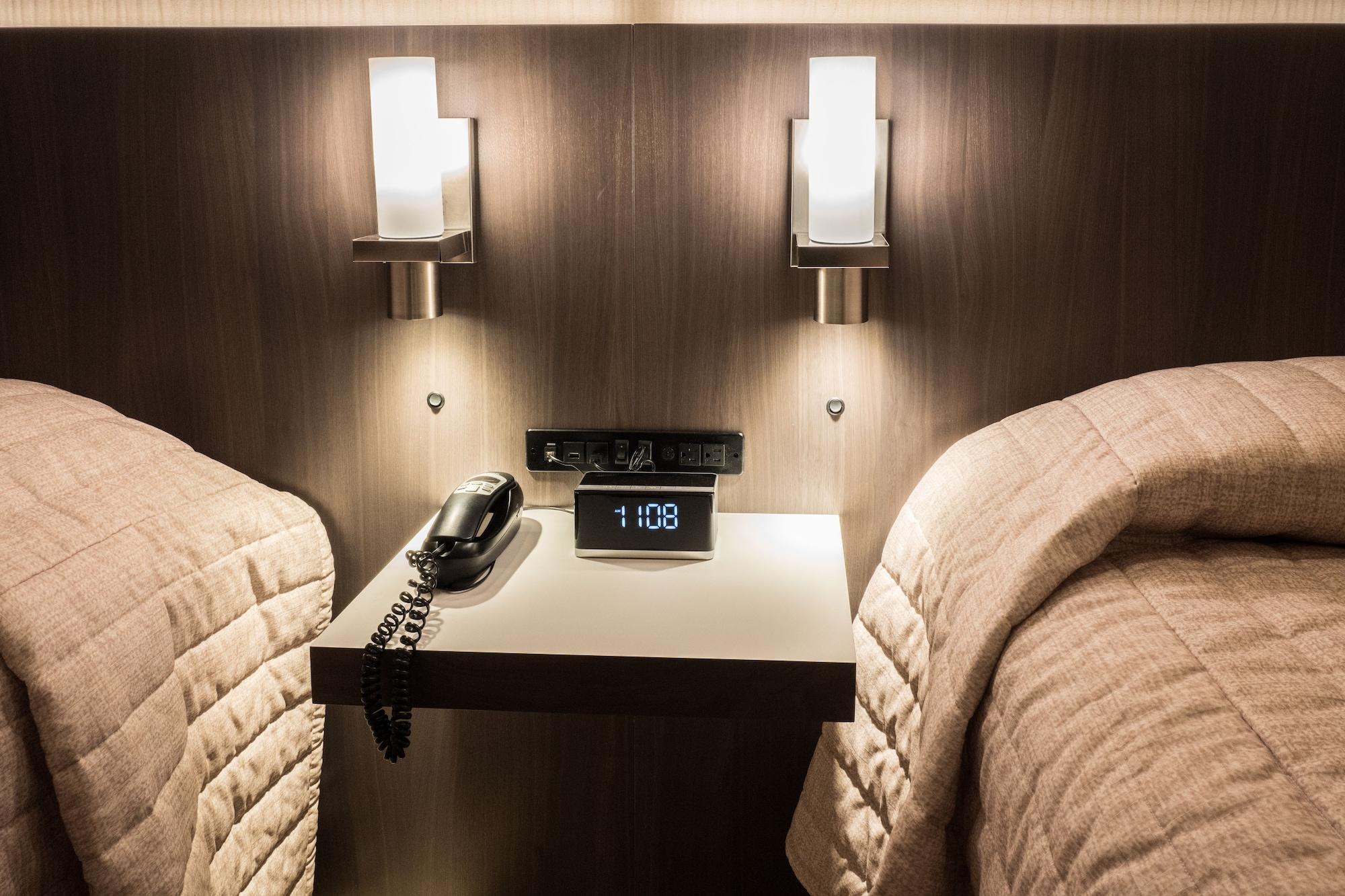 Le Chabrol Hotel & Suites Montreal Luaran gambar