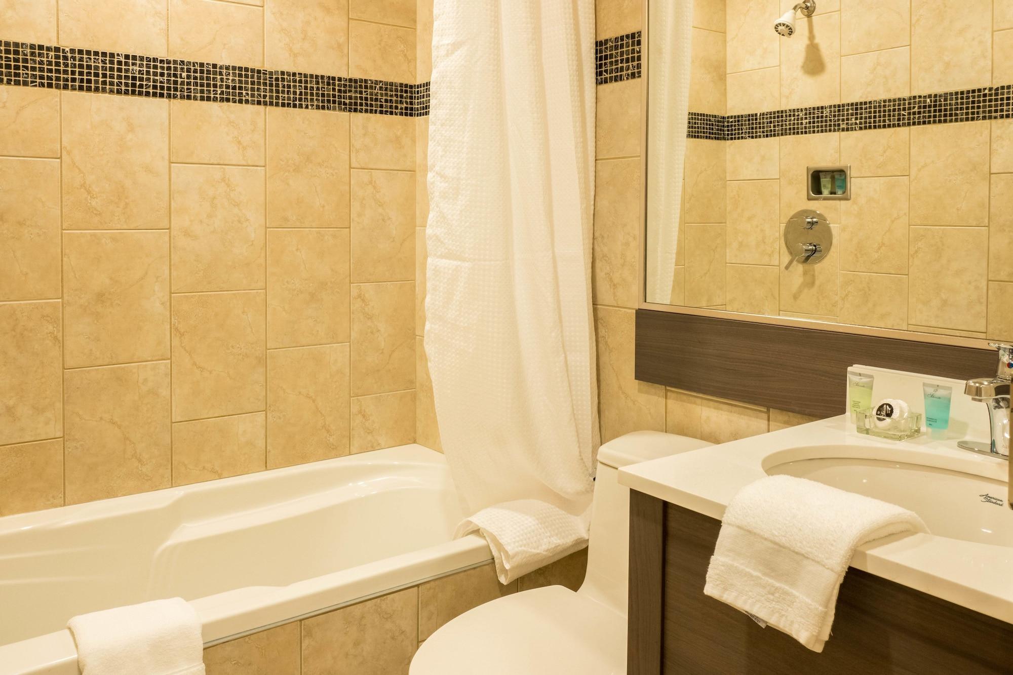 Le Chabrol Hotel & Suites Montreal Luaran gambar
