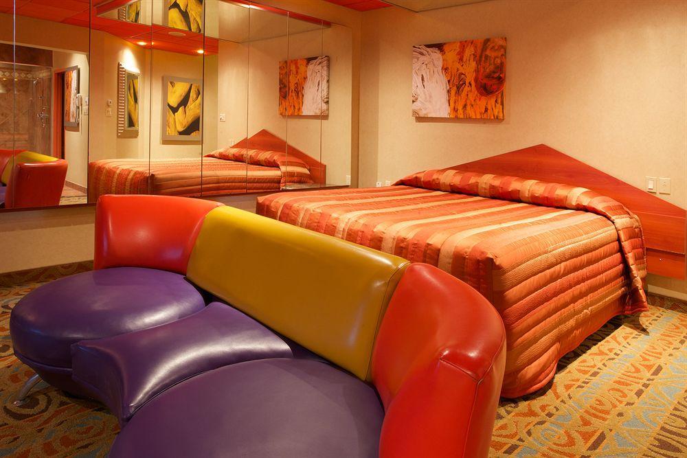 Le Chabrol Hotel & Suites Montreal Luaran gambar