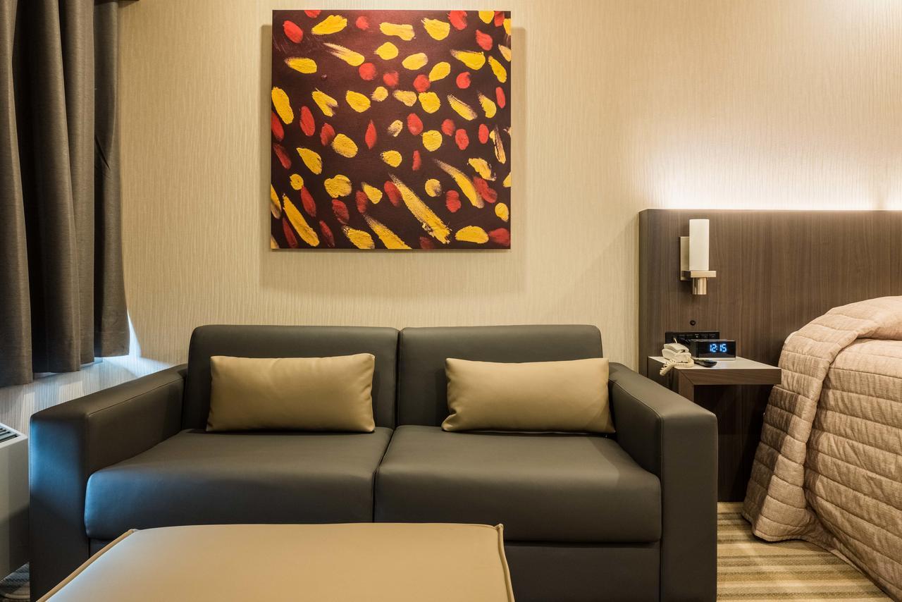 Le Chabrol Hotel & Suites Montreal Luaran gambar