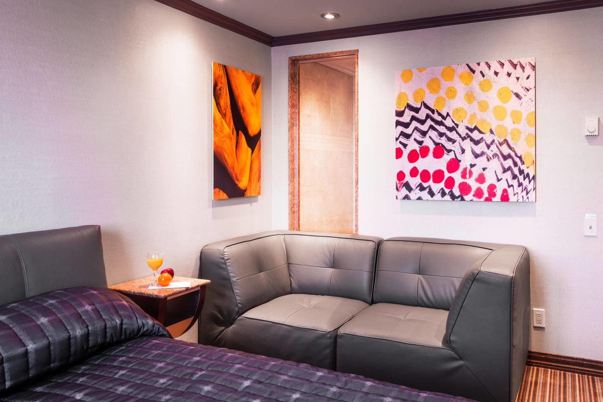Le Chabrol Hotel & Suites Montreal Luaran gambar