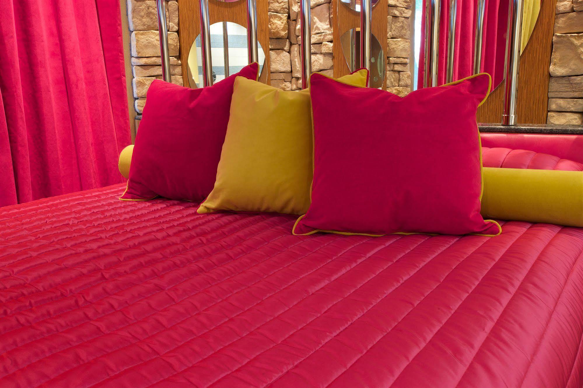 Le Chabrol Hotel & Suites Montreal Luaran gambar
